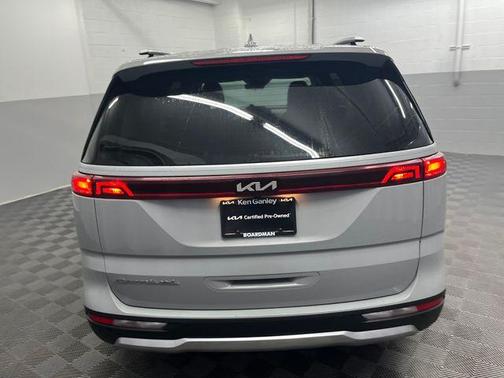 2022 Kia Carnival SX