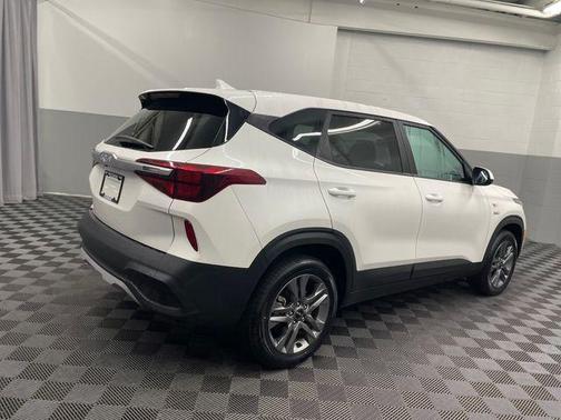 2023 Kia Seltos LX