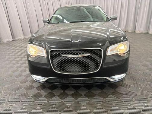 Gloss Black 2016 Chrysler 300C Base