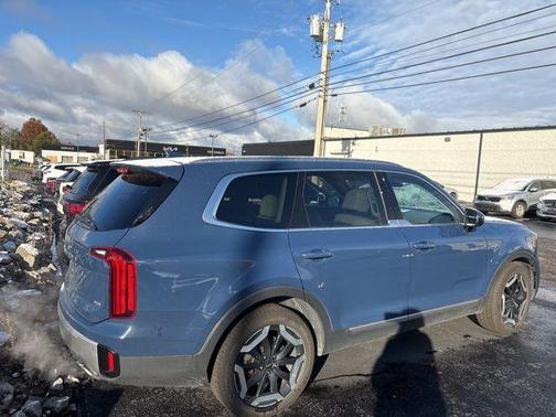 2023 Kia Telluride S