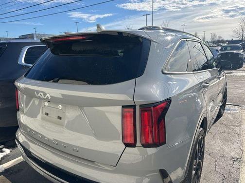 2022 Kia Sorento SX