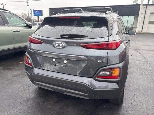 2021 Hyundai KONA SEL Plus