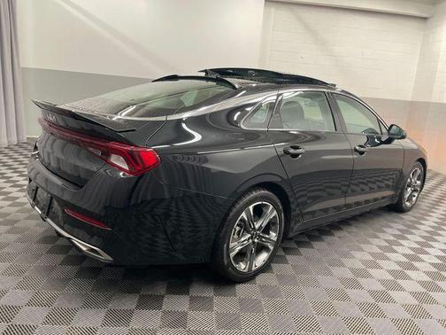 2022 Kia K5 EX