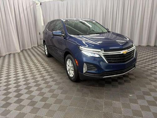 Blue Glow Metallic 2022 Chevrolet Equinox 1LT