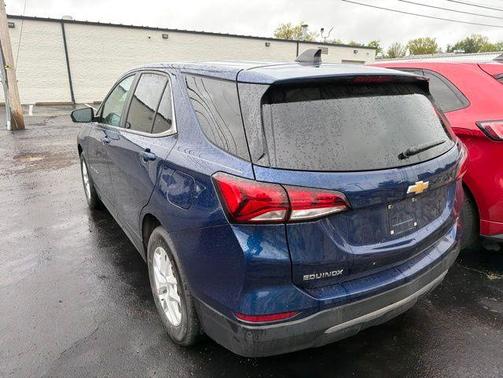 Blue Glow Metallic 2022 Chevrolet Equinox 1LT