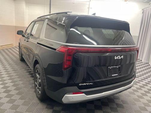 2025 Kia Carnival Hybrid EX