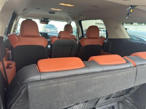 2025 Kia Carnival Hybrid EX