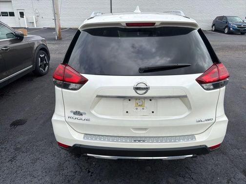 White 2018 Nissan Rogue SL