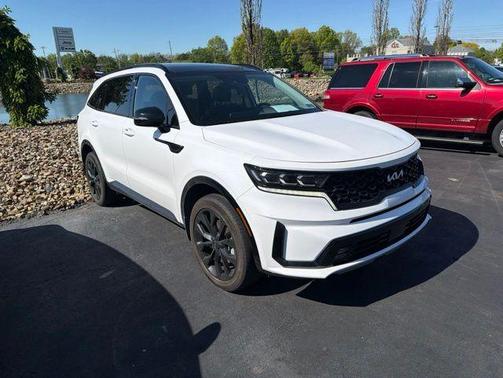 Glacial White Pearl 2023 Kia Sorento SX