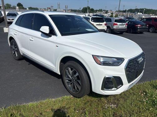 2022 Audi Q5 45 S line quattro Premium