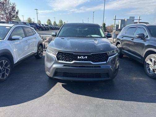 Gravity Gray 2022 Kia Sorento LX