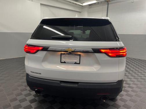 2022 Chevrolet Traverse LS