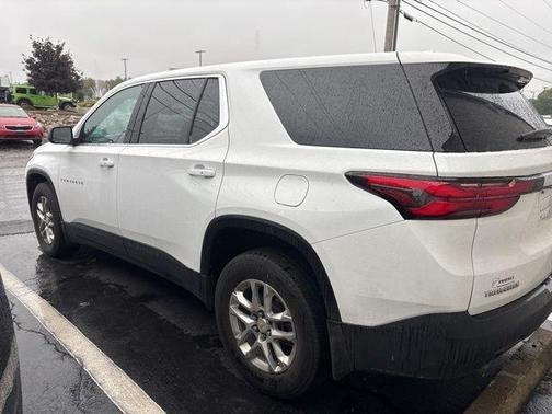 2022 Chevrolet Traverse LS