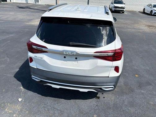 Snow White Pearl 2022 Kia Seltos EX