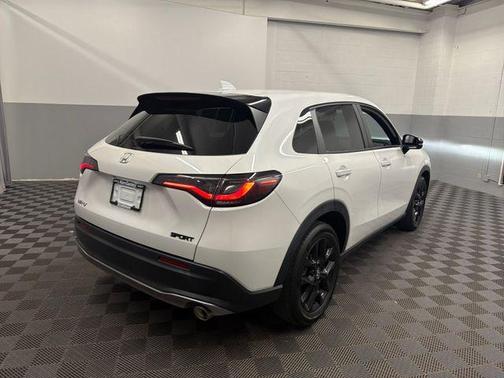 Platinum White Pearl 2024 Honda HR-V Sport