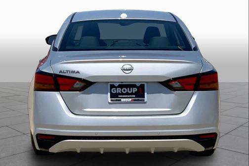 Brilliant Silver Metallic 2025 Nissan Altima SV FWD