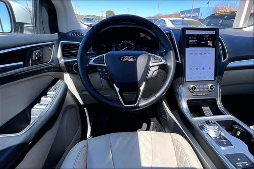 Star White Metallic Tri-Coat 2024 Ford Edge Titanium