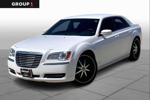 Ivory Tri-Coat Pearl 2013 Chrysler 300 S