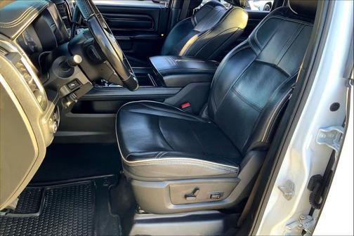 2022 RAM 3500 Limited Crew Cab 4x4 8' Box