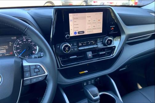 2024 Toyota Highlander Hybrid XLE