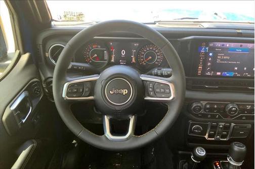 2024 Jeep Wrangler 4-Door Sahara