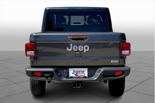 2022 Jeep Gladiator Overland