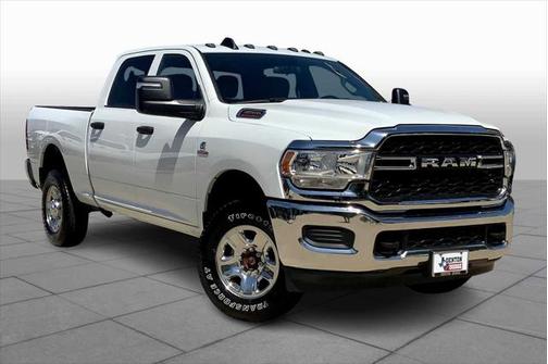 2023 RAM 3500 Tradesman Crew Cab 4x4 6'4' Box