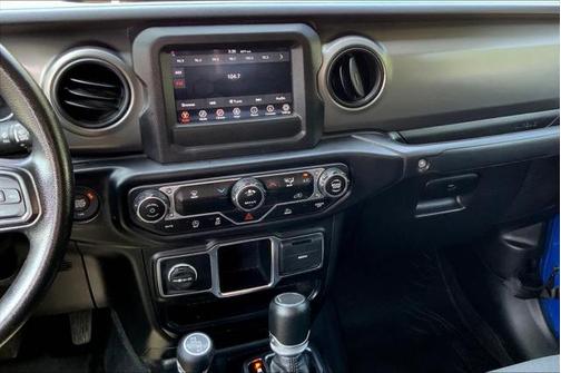 2022 Jeep Gladiator Sport