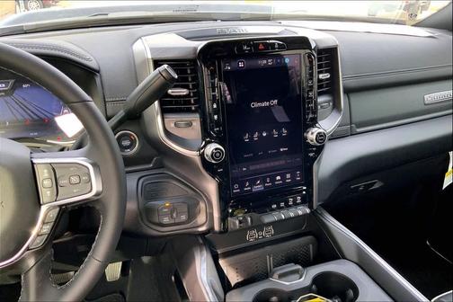 Diamond Black Crystal Pearlcoat 2026 RAM 2500 Laramie Crew Cab 4x4 6'4' Box