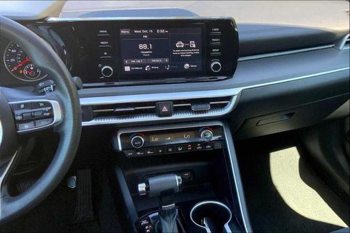 2022 Kia K5 LXS