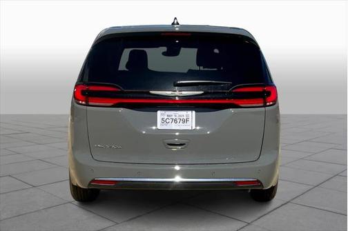 2025 Chrysler Pacifica L