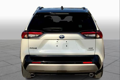 2022 Toyota RAV4 Hybrid SE