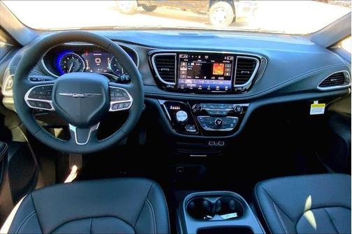 2025 Chrysler Pacifica L