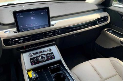 2023 Lincoln Aviator Standard