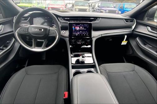 2026 Jeep Grand Cherokee Altitude