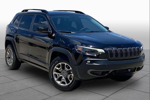Diamond Black Crystal Pearlcoat 2023 Jeep Cherokee Trailhawk