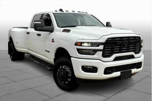 2025 RAM 3500 Lone Star Crew Cab 4x4 8' Box