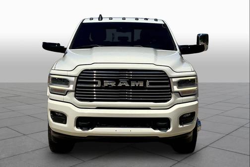 Bright White Clearcoat 2022 RAM 3500 Laramie Crew Cab 4x4 8' Box