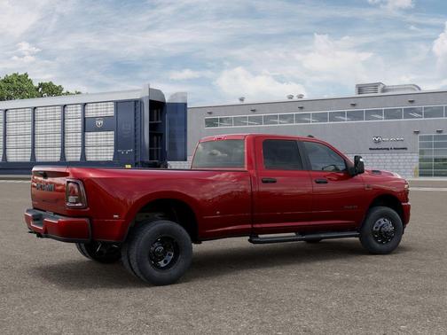 Molten Red Pearlcoat 2026 RAM 3500 Lone Star Crew Cab 4x4 8' Box
