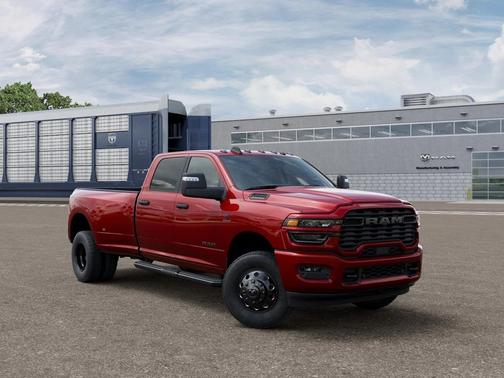 Molten Red Pearlcoat 2026 RAM 3500 Lone Star Crew Cab 4x4 8' Box