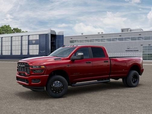Molten Red Pearlcoat 2026 RAM 3500 Lone Star Crew Cab 4x4 8' Box