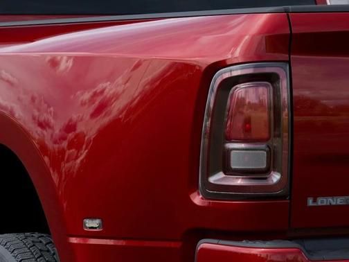 Molten Red Pearlcoat 2026 RAM 3500 Lone Star Crew Cab 4x4 8' Box