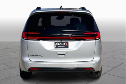 2026 Chrysler Pacifica L