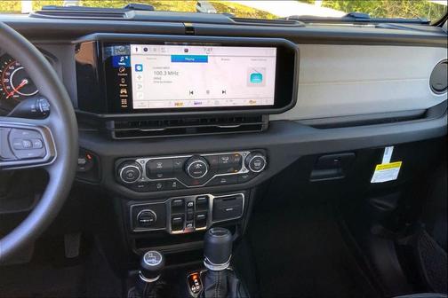 2026 Jeep Gladiator Sport