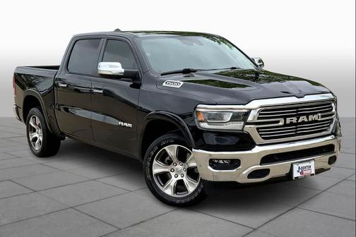Diamond Black Crystal Pearlcoat 2022 RAM 1500 Laramie