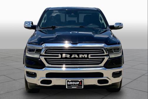 Diamond Black Crystal Pearlcoat 2022 RAM 1500 Laramie