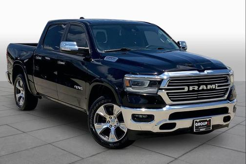 Diamond Black Crystal Pearlcoat 2022 RAM 1500 Laramie