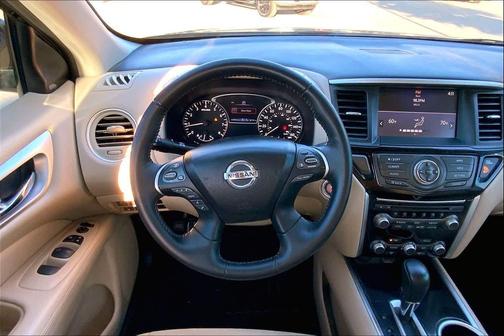 2019 Nissan Pathfinder SV