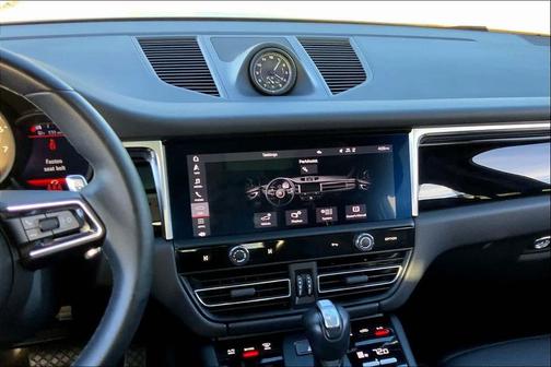 2023 Porsche Macan T