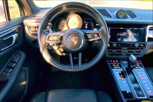 2023 Porsche Macan T